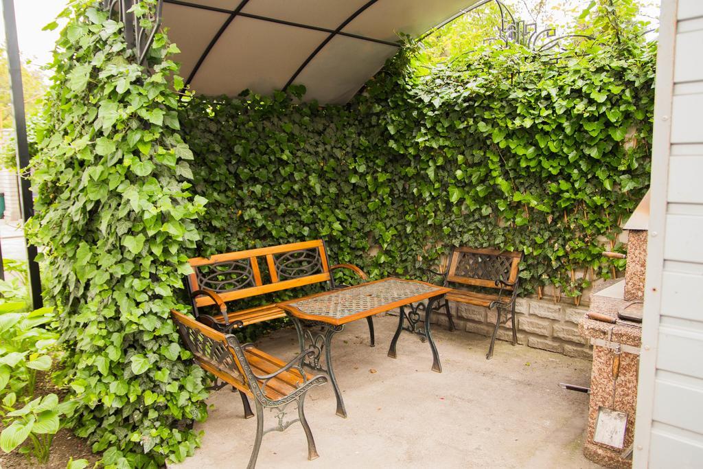 Yuzhniy Dvorik Aparthotel โอเดสซา ภายนอก รูปภาพ