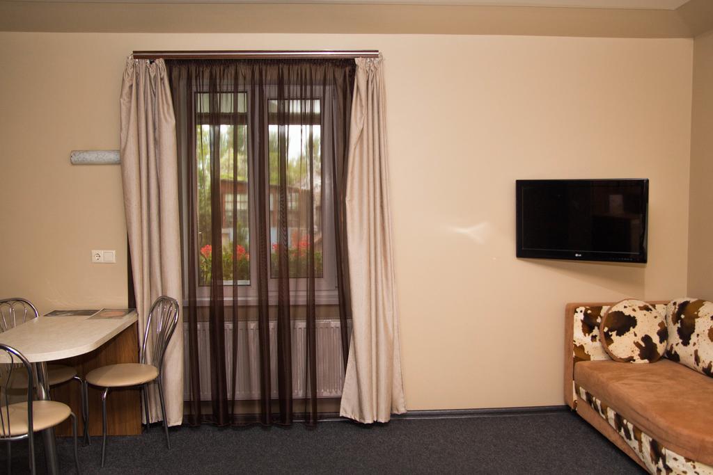 Yuzhniy Dvorik Aparthotel โอเดสซา ภายนอก รูปภาพ
